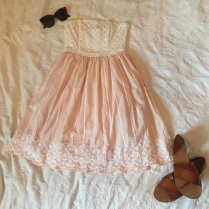 Strapless Lacey dress 🎀